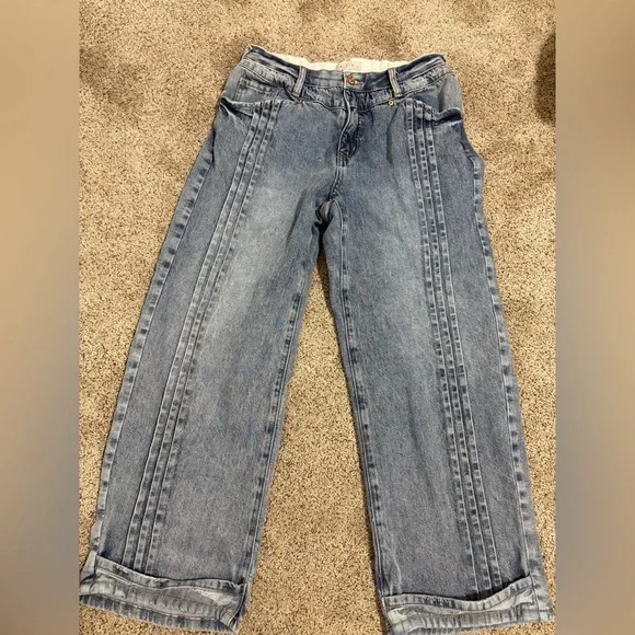 Saige Jeans - Picture 2 of 5